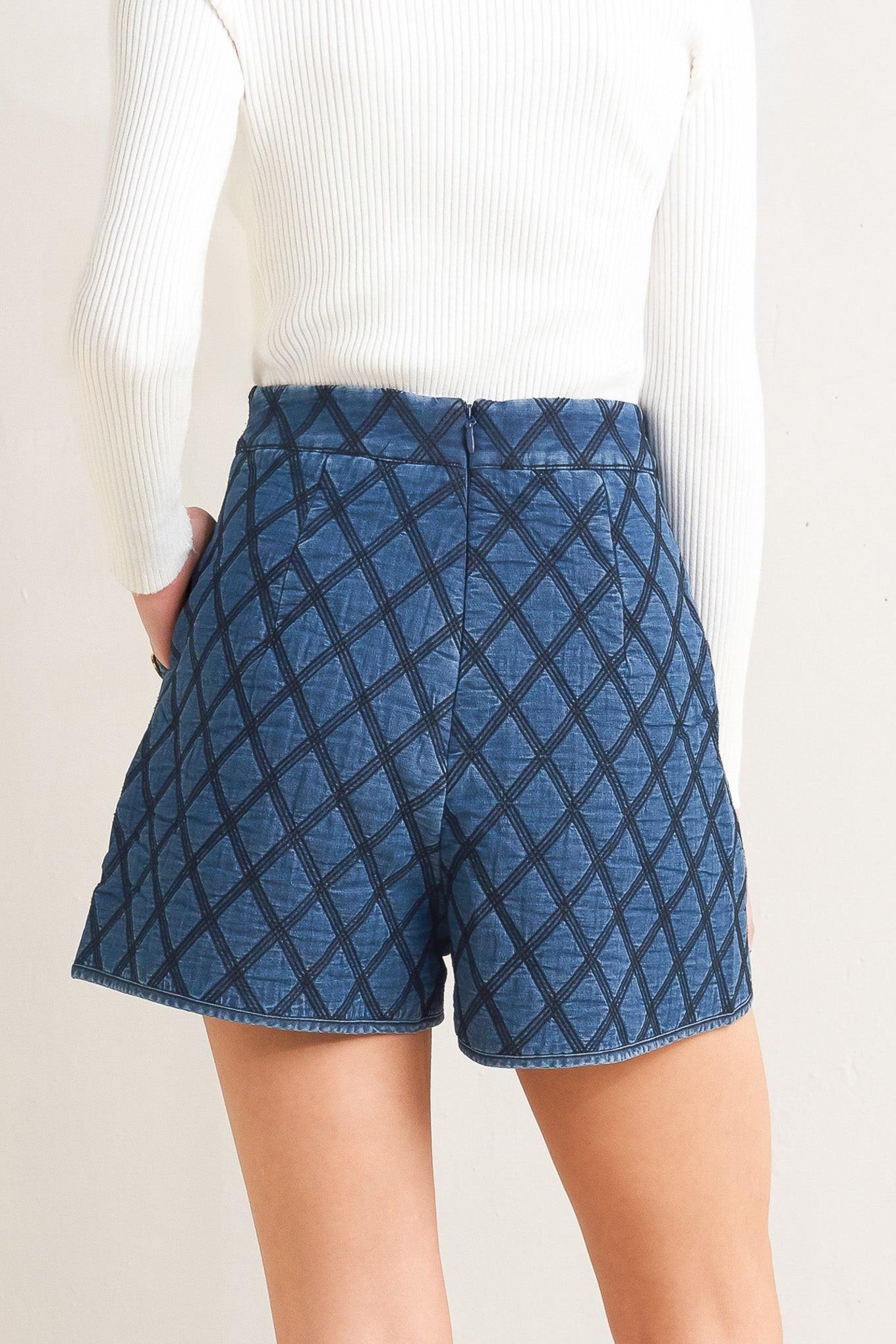 MODERNLUXE QUILTED WOVEN SHORT Flying Tomato