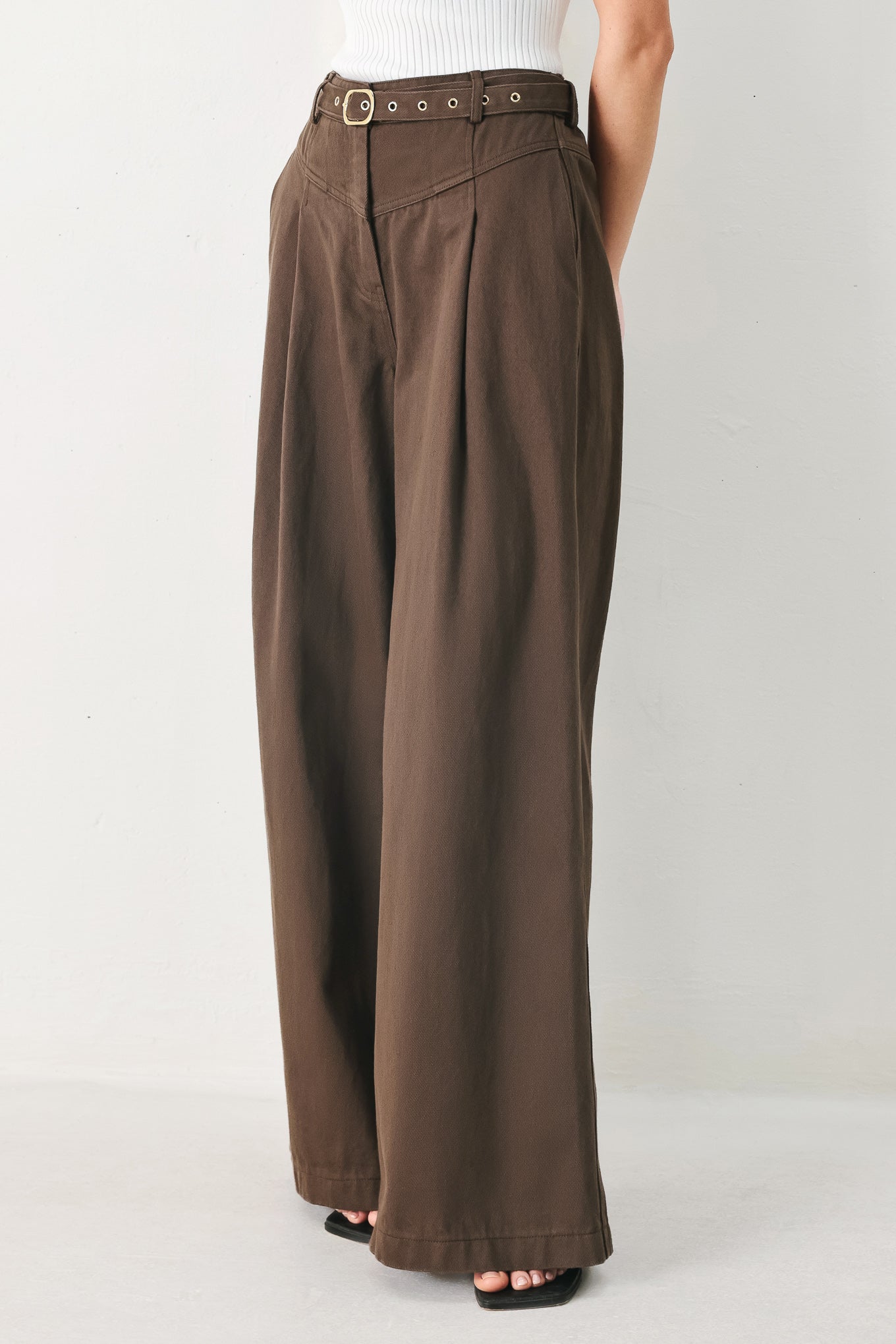 BROWN SUGAR STATEMENT WOVEN PANTS Flying Tomato