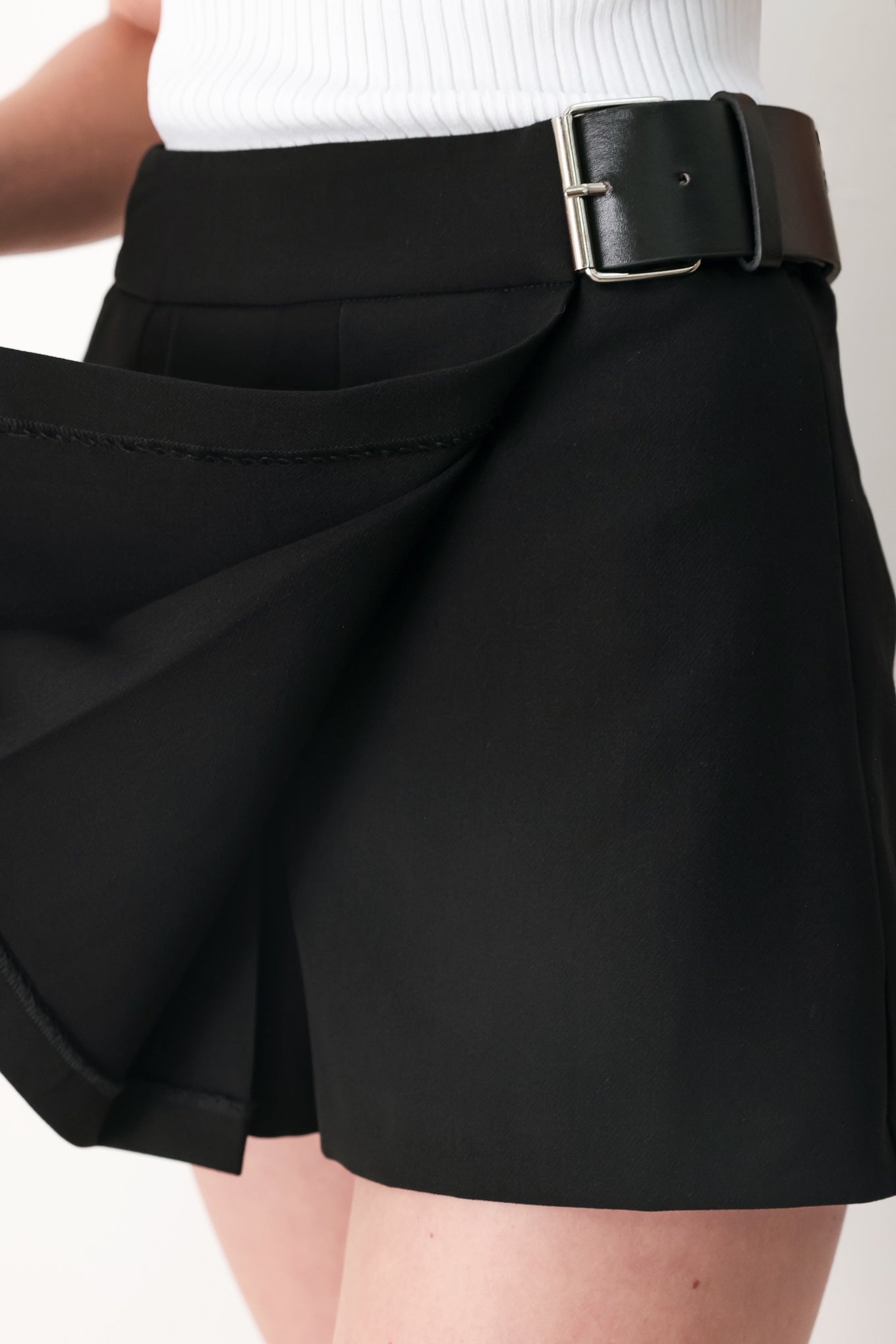 NOIR FLIRT DENIM SKORT Flying Tomato