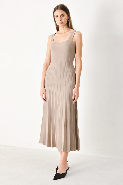MONO FORM SWEATER KNIT MIDI DRESS Flying Tomato