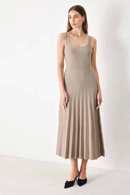 MONO FORM SWEATER KNIT MIDI DRESS Flying Tomato