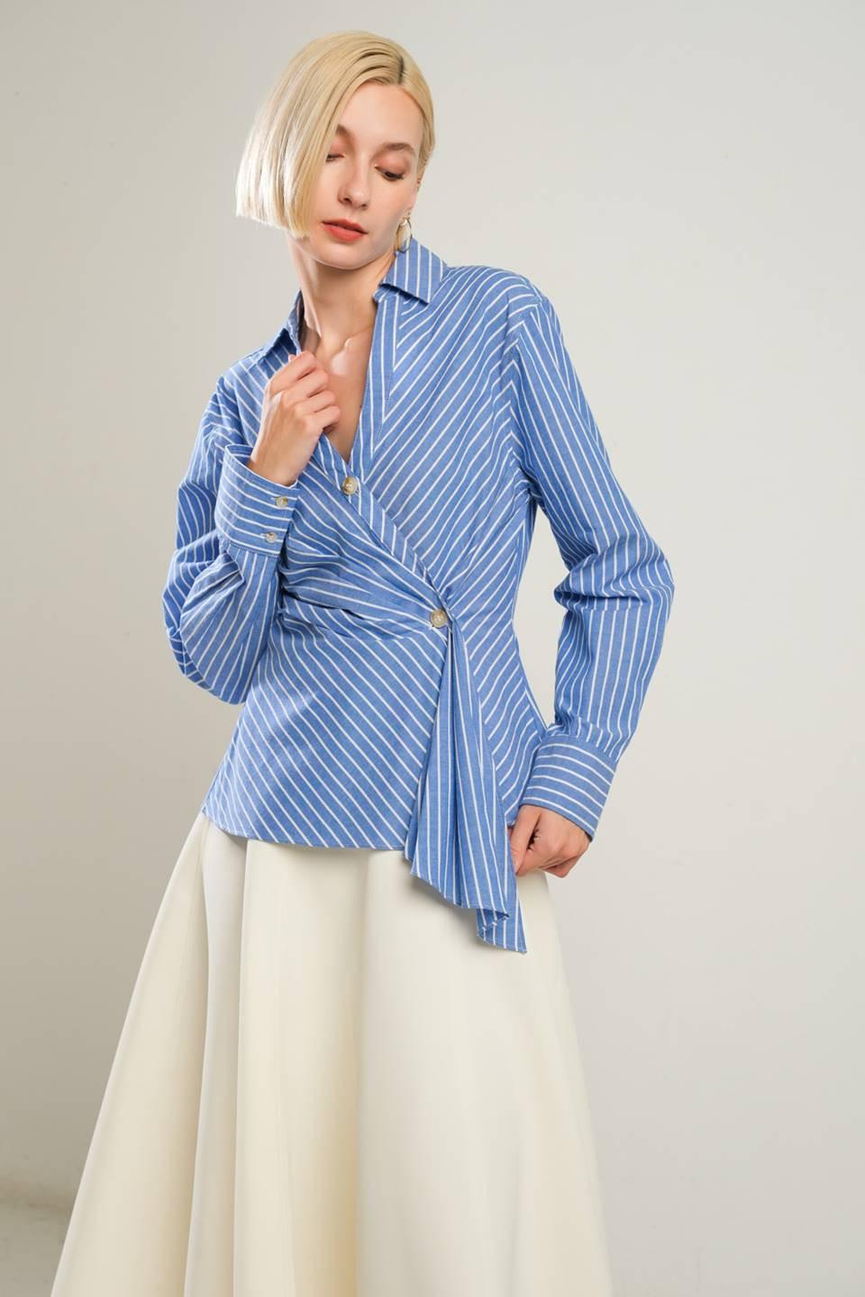 EVERMORE ELEGANCE WOVEN TOP Flying Tomato