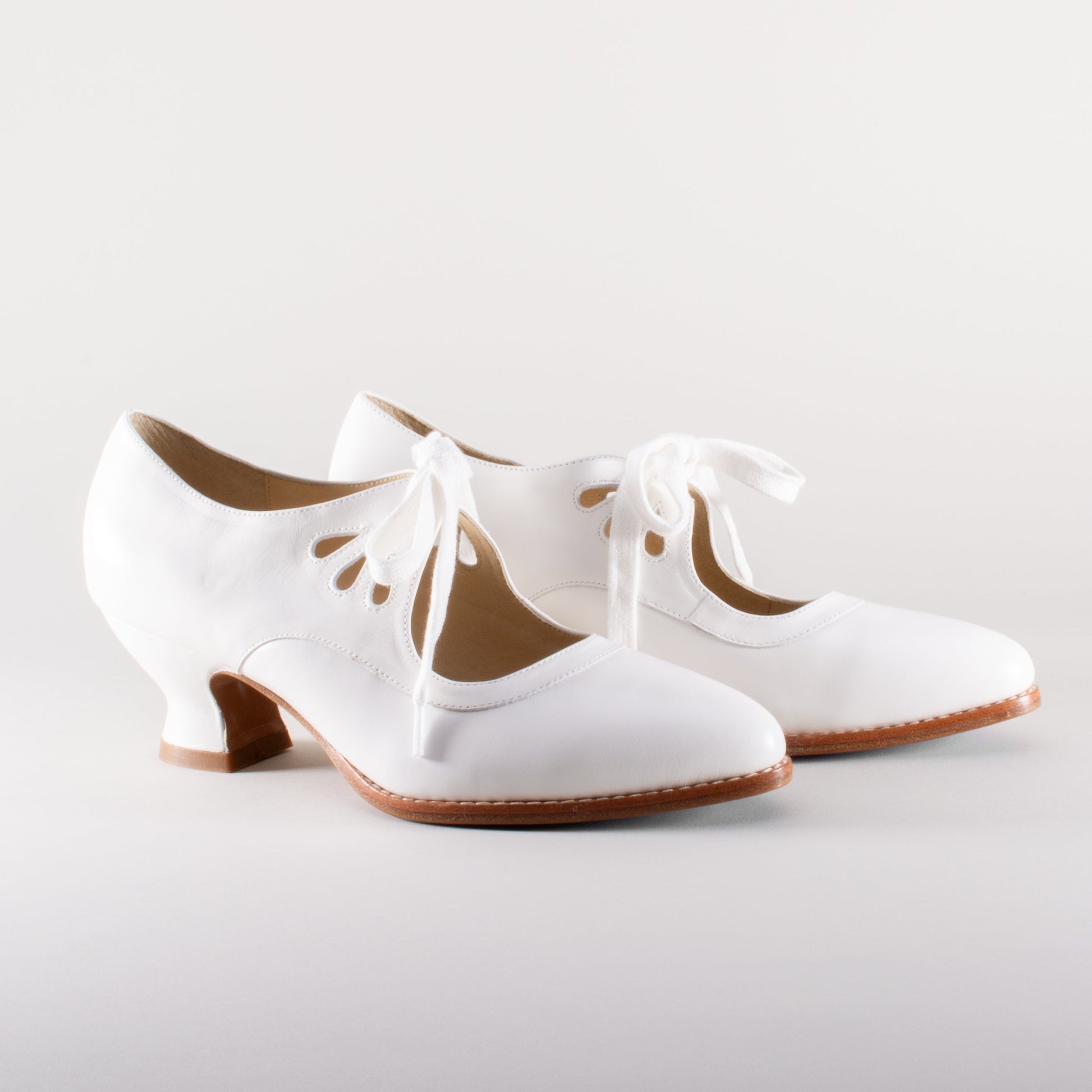 Gibson Edwardian Leather Shoes (Soft Ivory) American Duchess