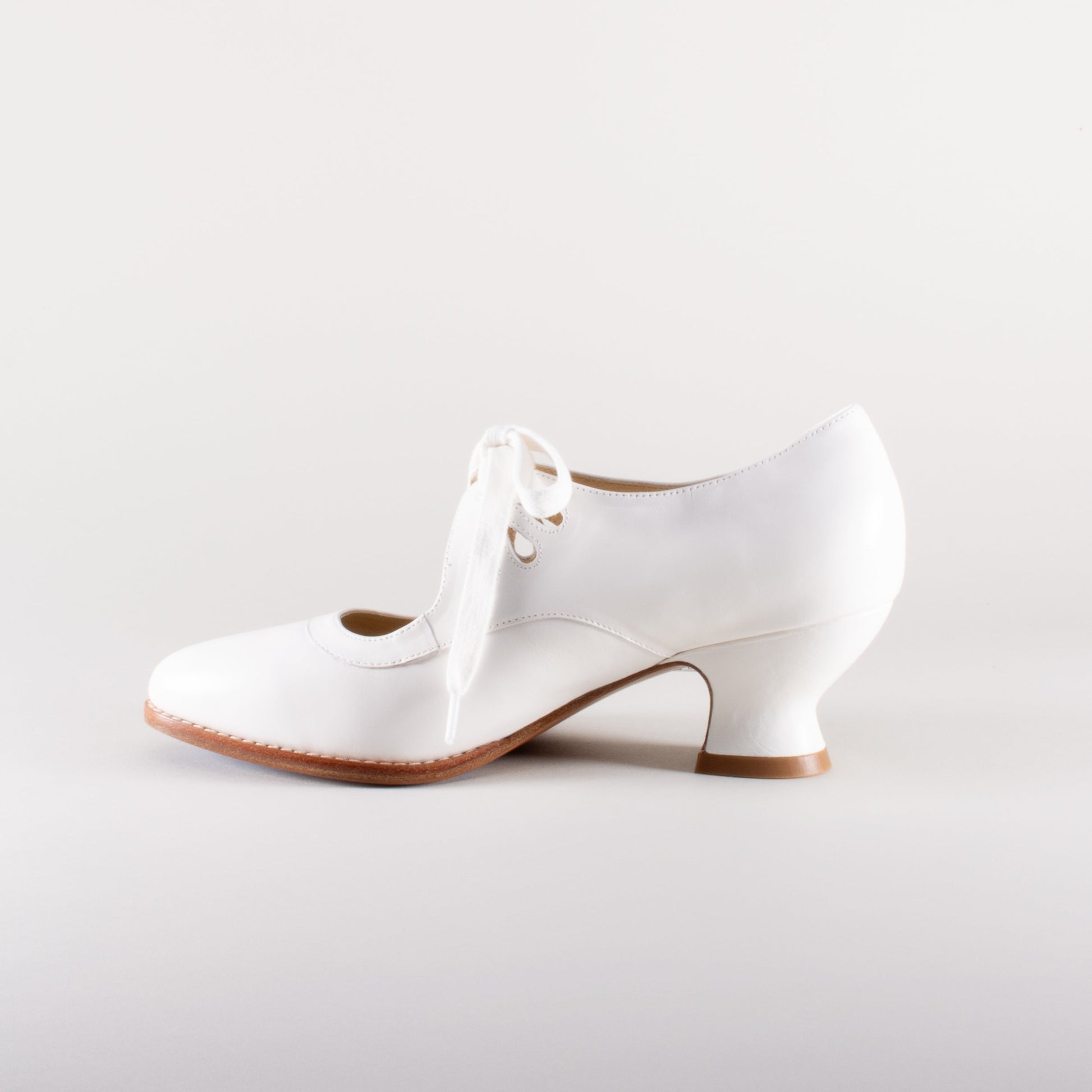 Gibson Edwardian Leather Shoes (Soft Ivory) American Duchess