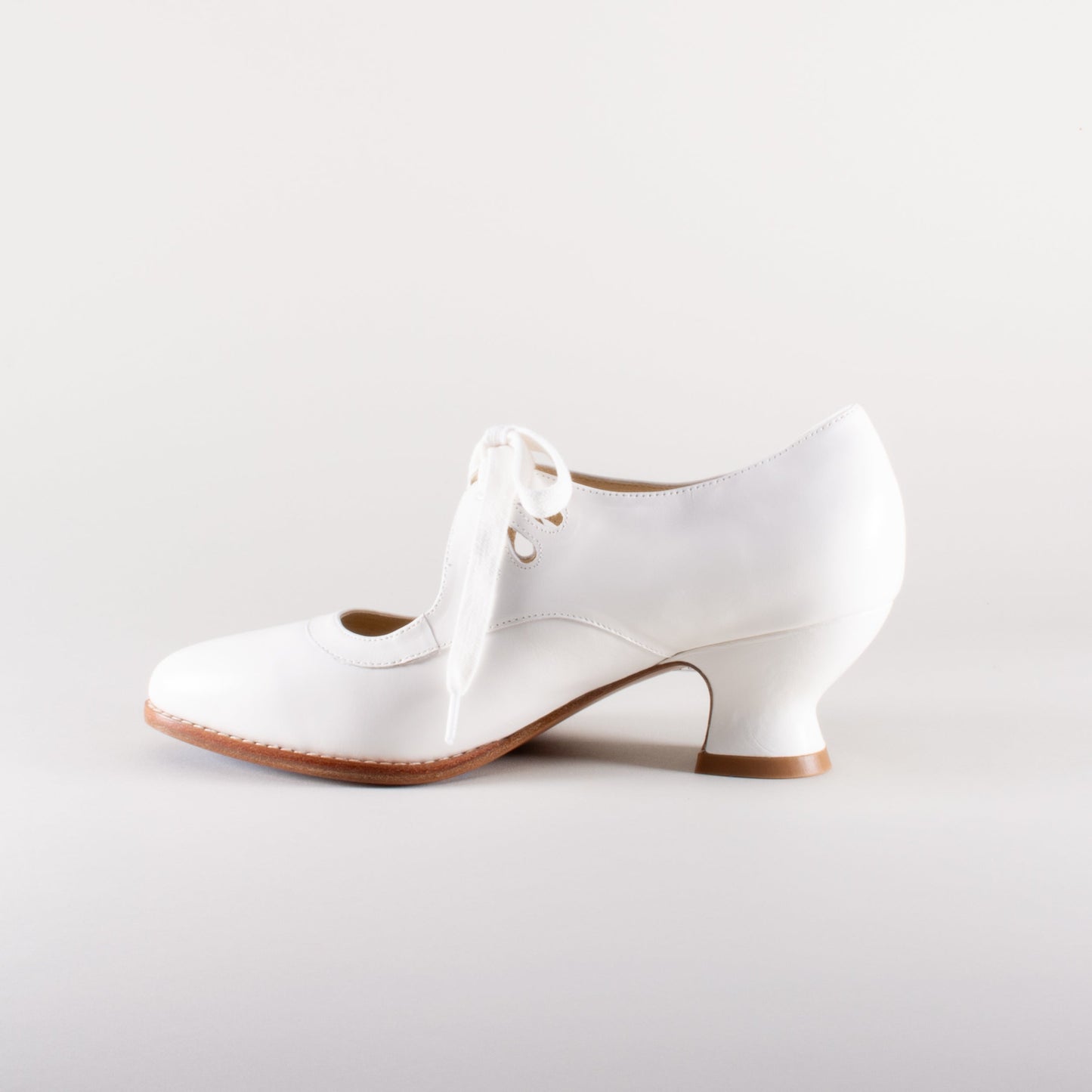 Gibson Edwardian Leather Shoes (Soft Ivory) American Duchess