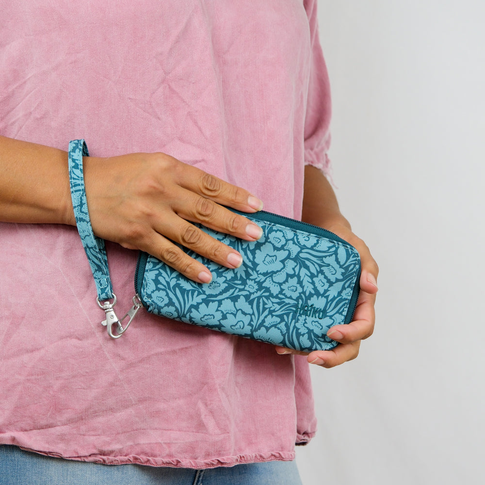 Intrepid Wallet Haiku Bags