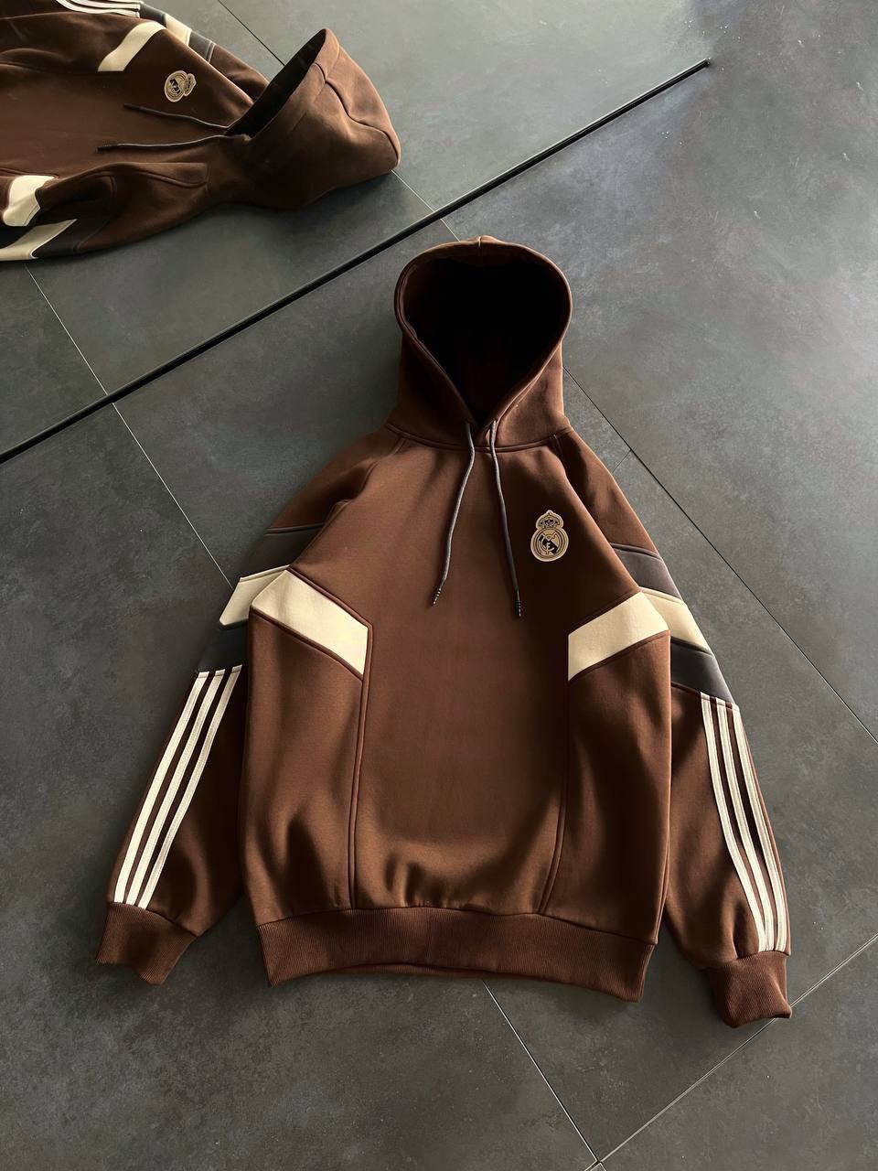 Real Madrid Hooded Oversized Sweatshirt - Stylish and Comfortable Withinblack