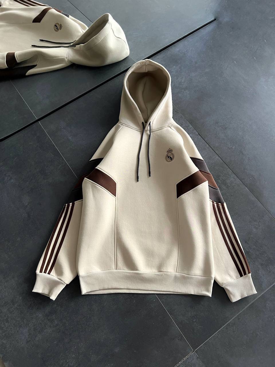 Real Madrid Hooded Oversized Sweatshirt - Stylish and Comfortable Withinblack