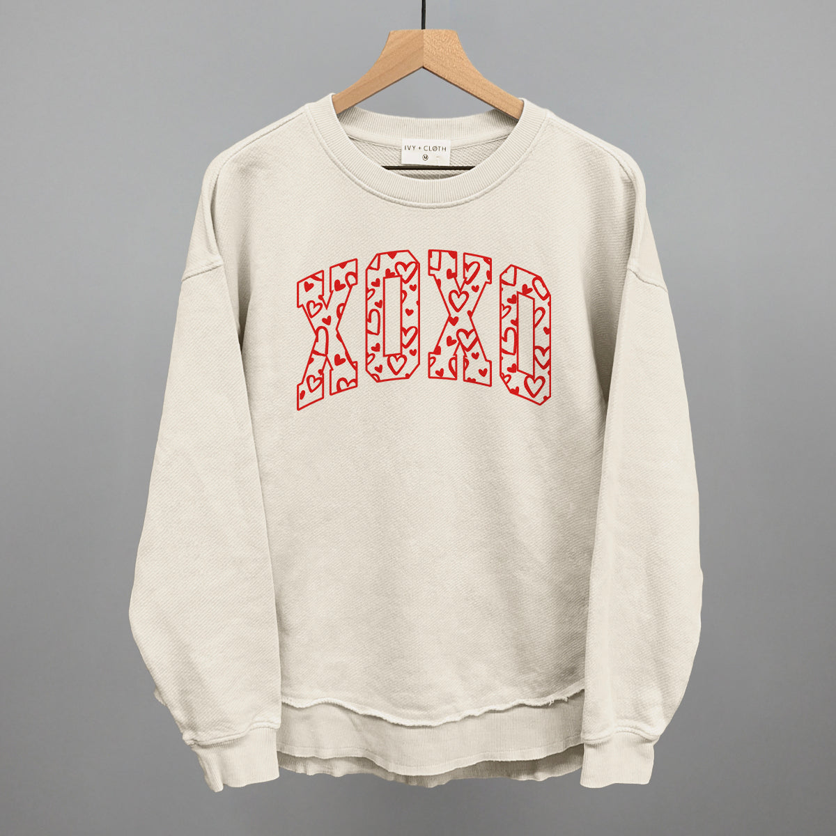 XOXO Arch + Hearts Ivy + Cloth