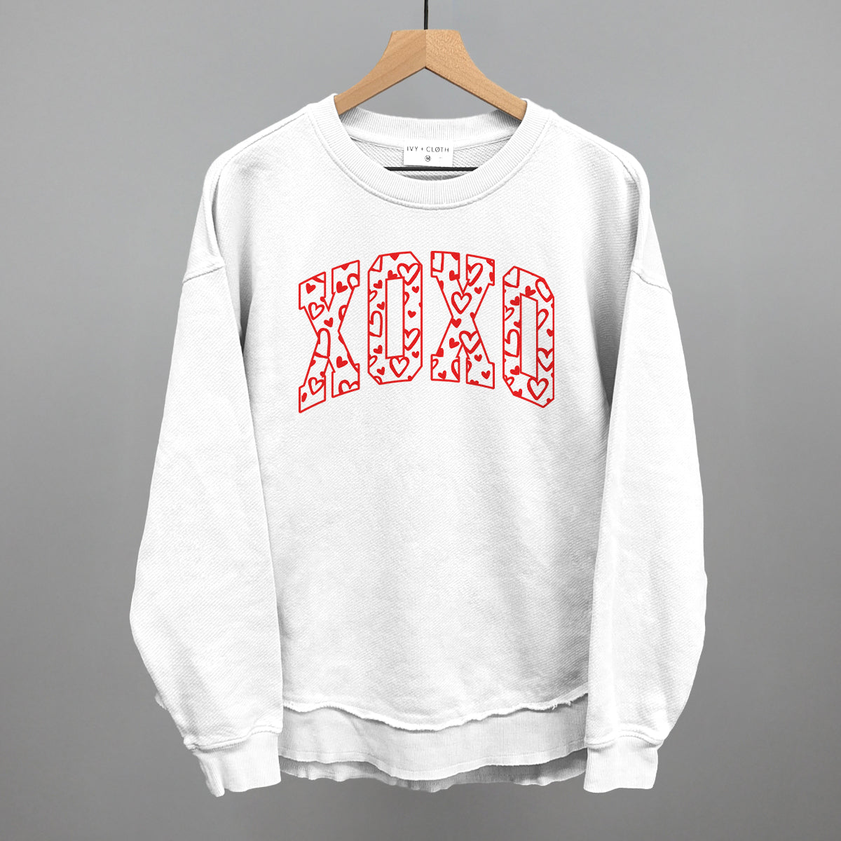 XOXO Arch + Hearts Ivy + Cloth