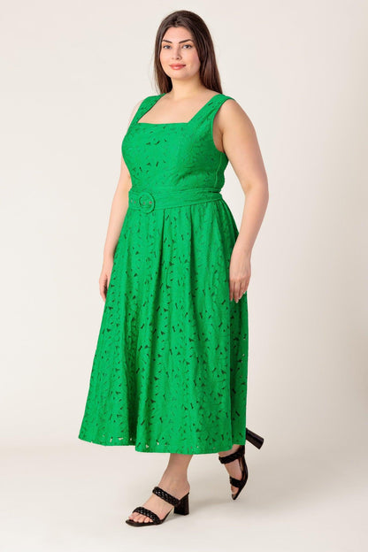 DAFFODILS & DAYDREAMS WOVEN LACE MIDI DRESS Flying Tomato