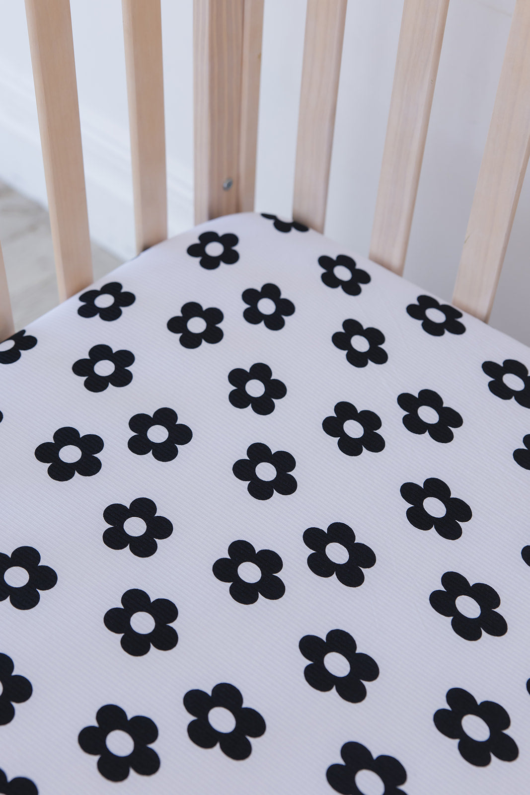 Presley (ribbed) - Crib Sheet Blush Lotus