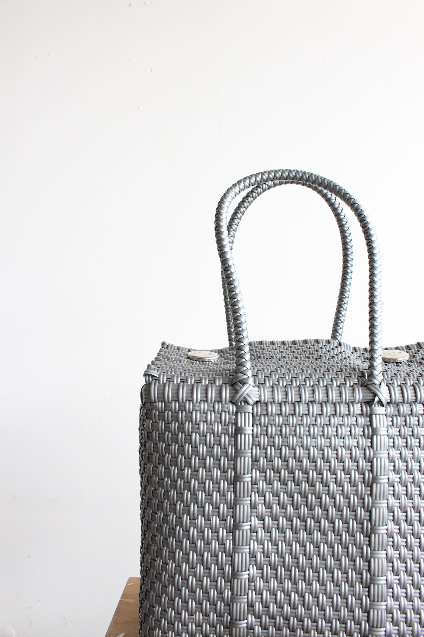 MexiMexi Silver Mexican Handbag - Woven Plastic Bag made in Mexico. MexiMexi
