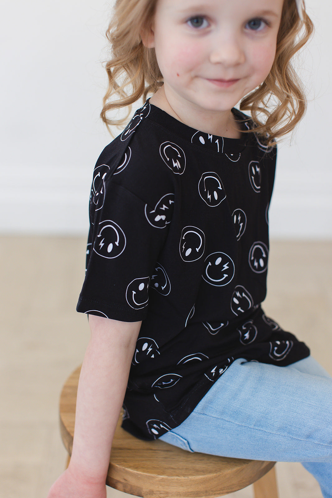 Travolta (black) - Everyday Tee Blush Lotus