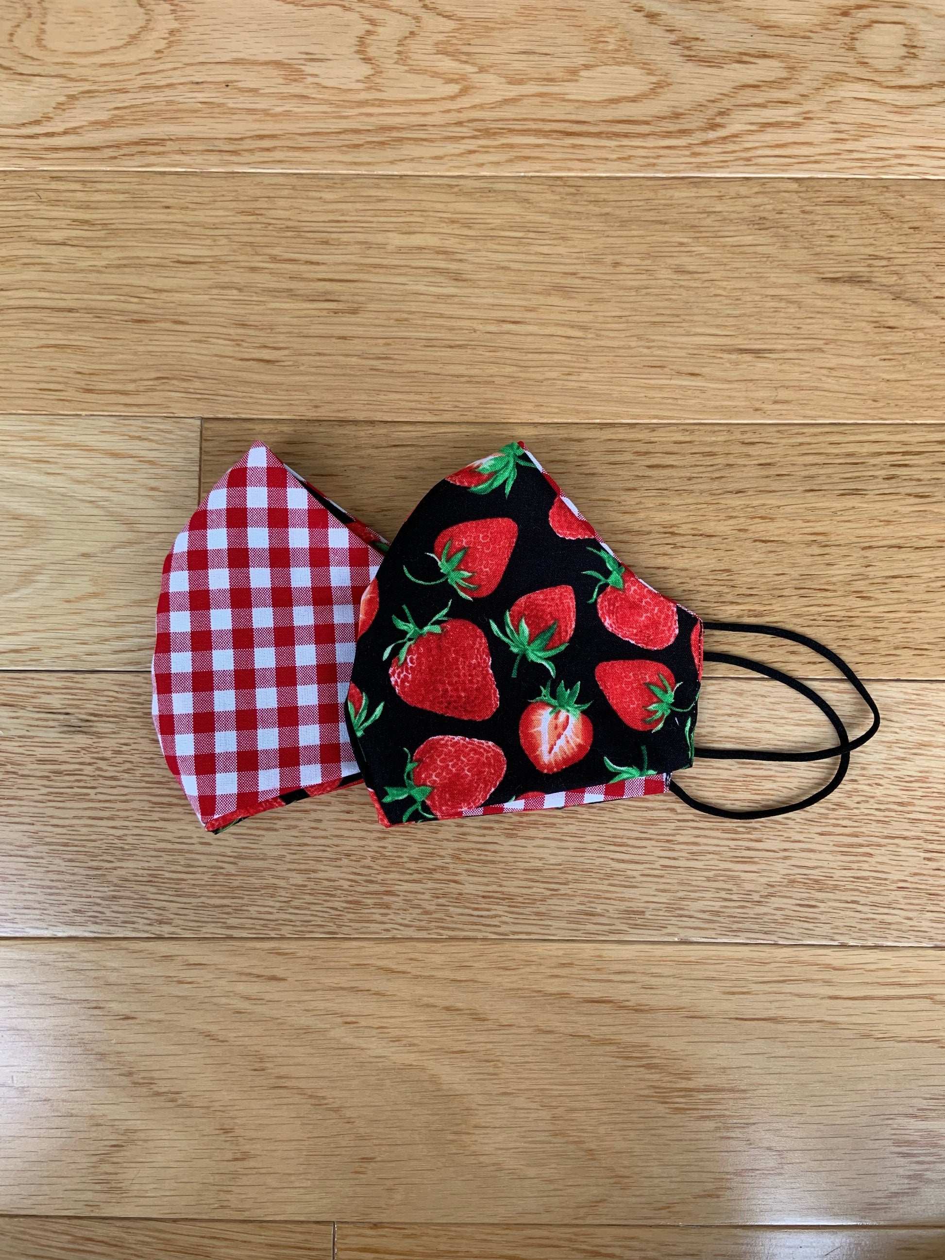 Berry Good / Red Gingham Reversible Mask Retrolicious