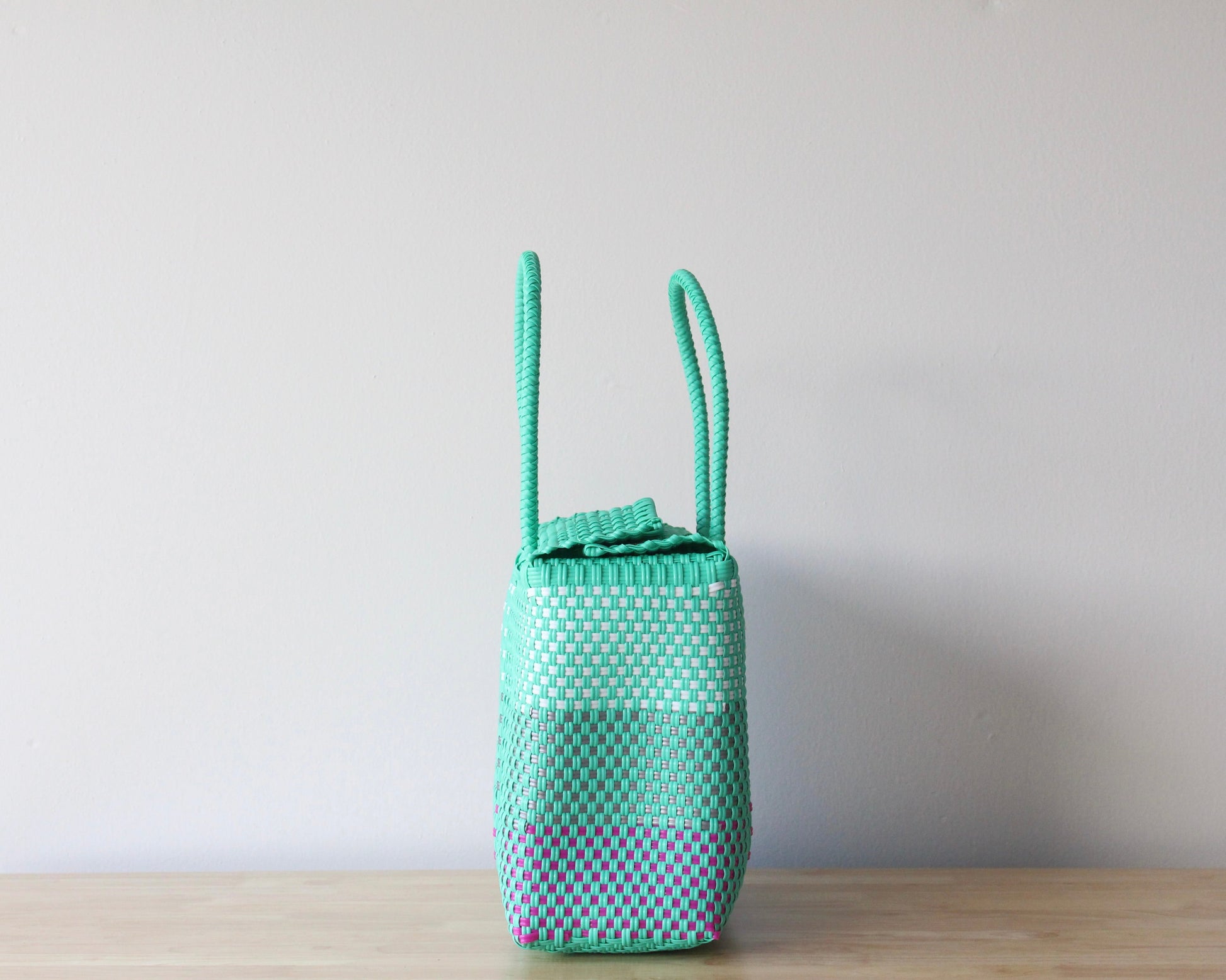 Medium Handwoven Handbag – Aqua, White & Fuchsia MexiMexi