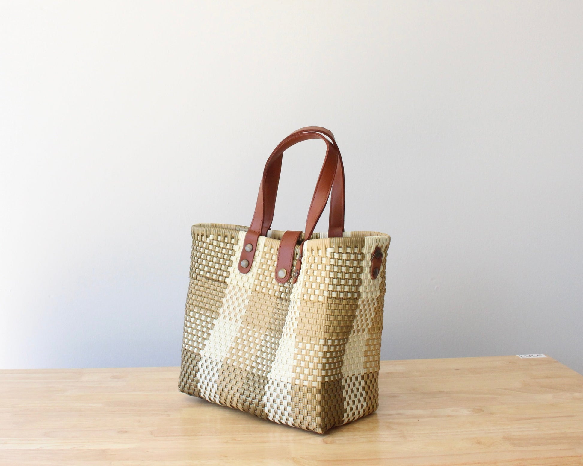 Gold & Beige Handwoven Purse by MexiMexi MexiMexi