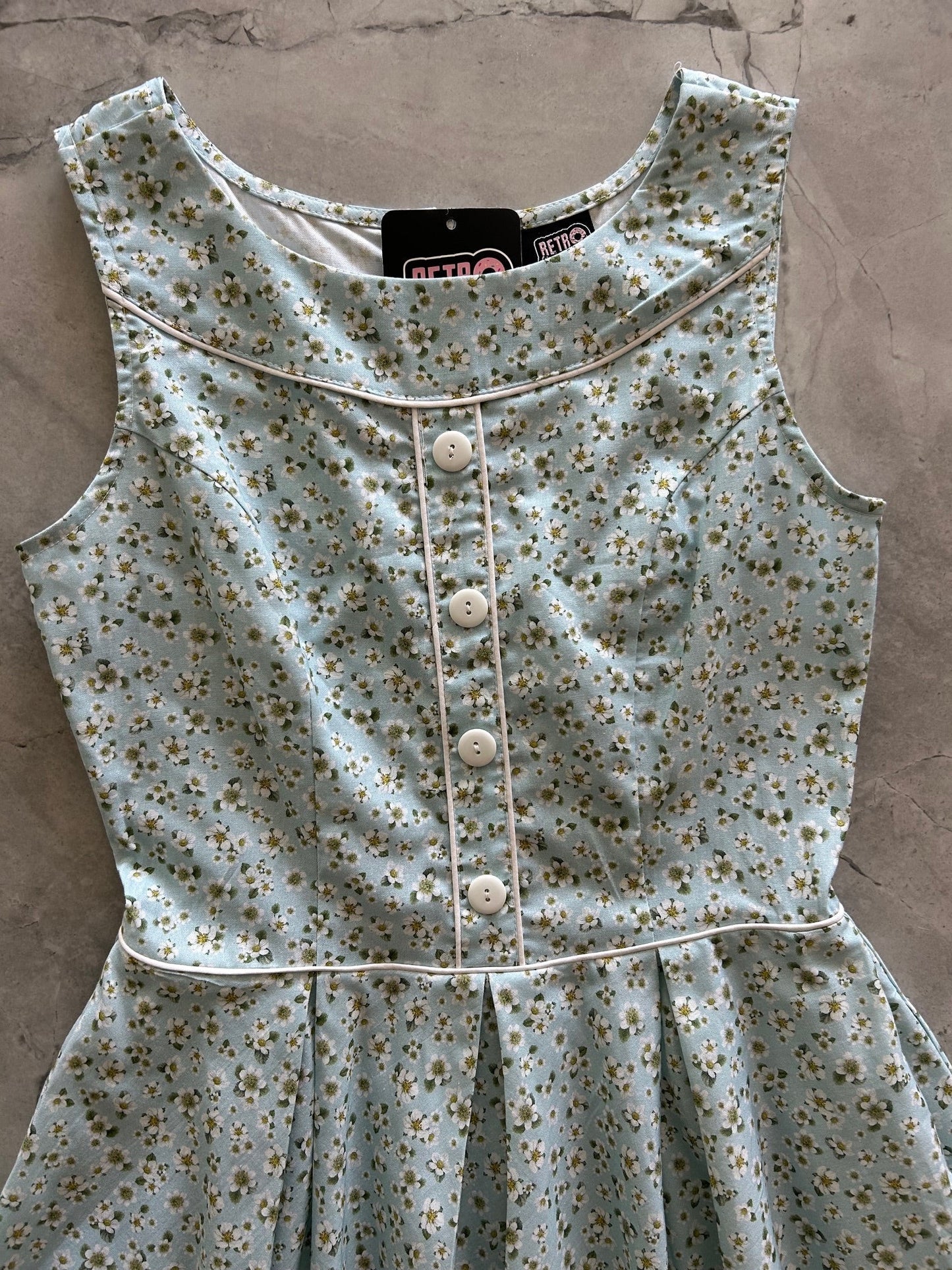 Elizabeth Dress in Petite Floral Retrolicious