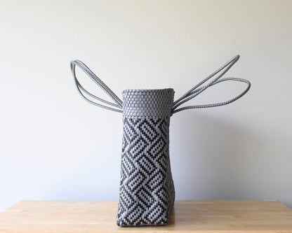 Mercado Large Tote – Silver & Black Rectangle Weave MexiMexi