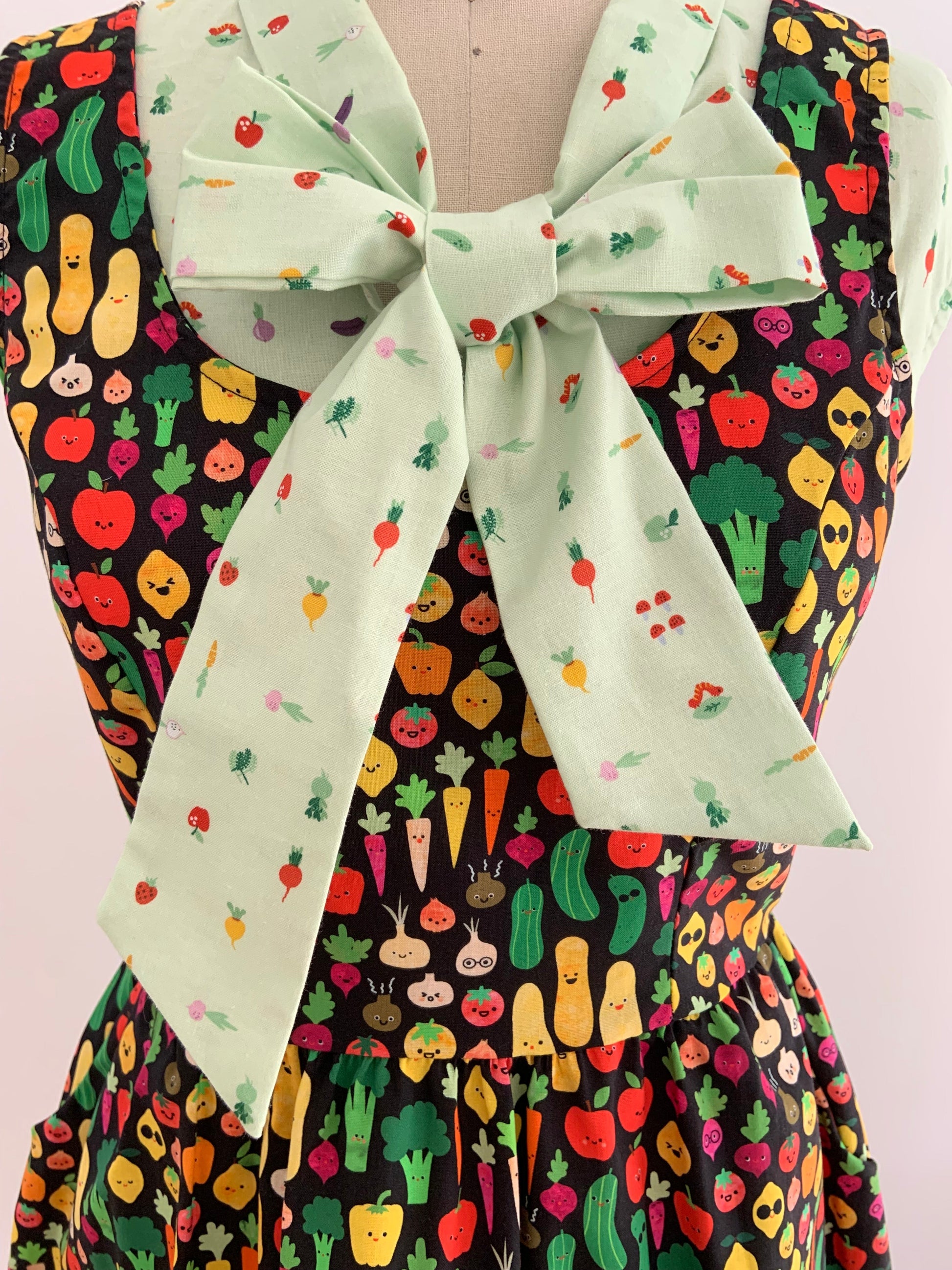 Veggies Bow Top Retrolicious
