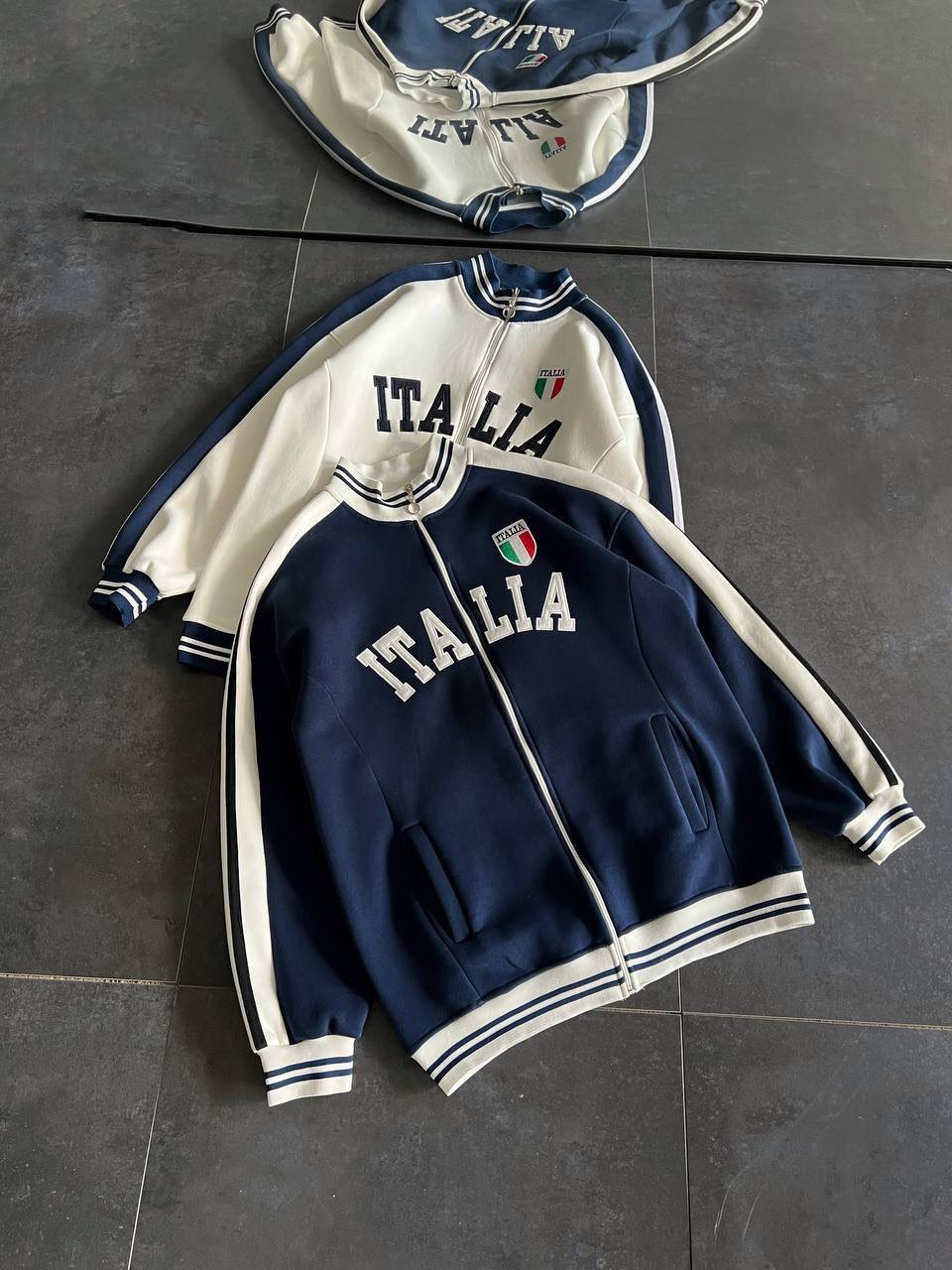 Italia Logo Oversized 3-Thread Fleece-Lined Compact Cardigan Withinblack