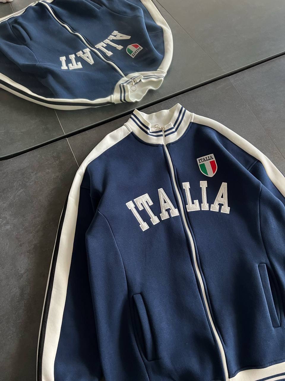 Italia Logo Oversized 3-Thread Fleece-Lined Compact Cardigan Withinblack