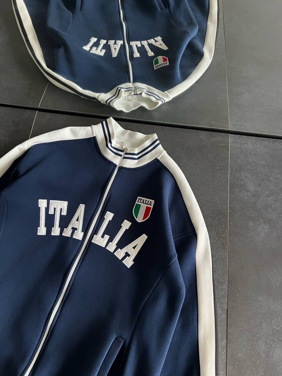Italia Logo Oversized 3-Thread Fleece-Lined Compact Cardigan Withinblack