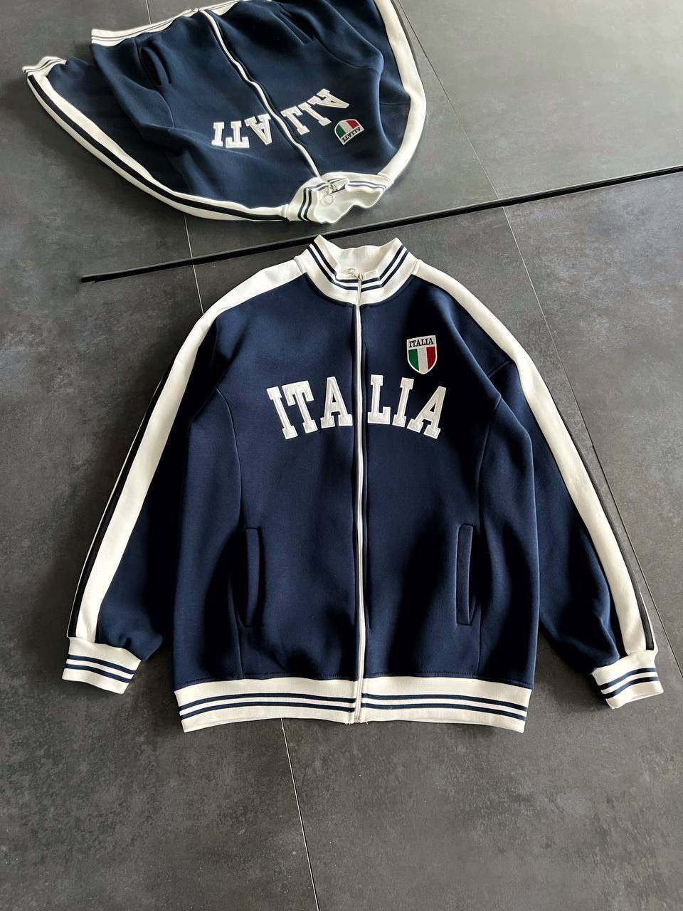 Italia Logo Oversized 3-Thread Fleece-Lined Compact Cardigan Withinblack