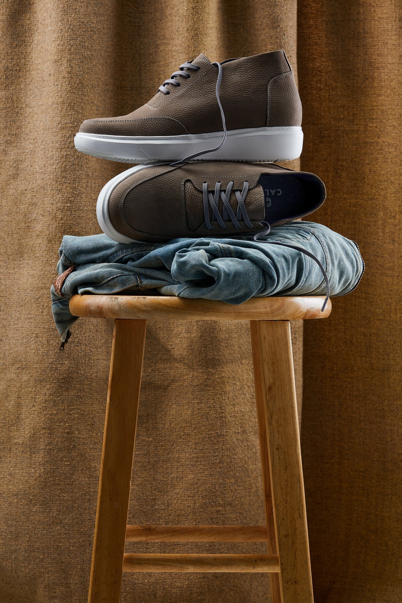 CALTO - J1771  - 3.2 Inches Taller (Grey) - Casual Chunky Sole Boots – Soft Pebble Grain Nubuck Leather Tallmenshoes.com