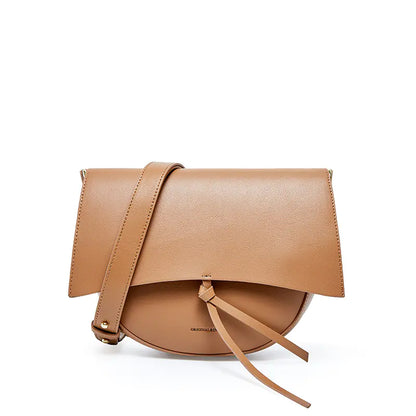 Versatile Leather Shoulder Bag with Retro Saddle Design
