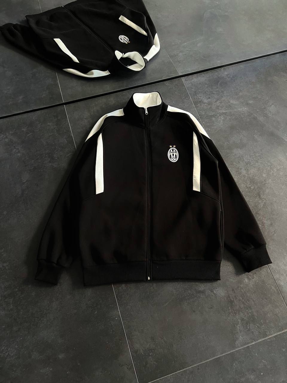 Juventus Logo Oversized Zip-Up Sweatshirt - Stylish and Comfortable Fanwear Withinblack