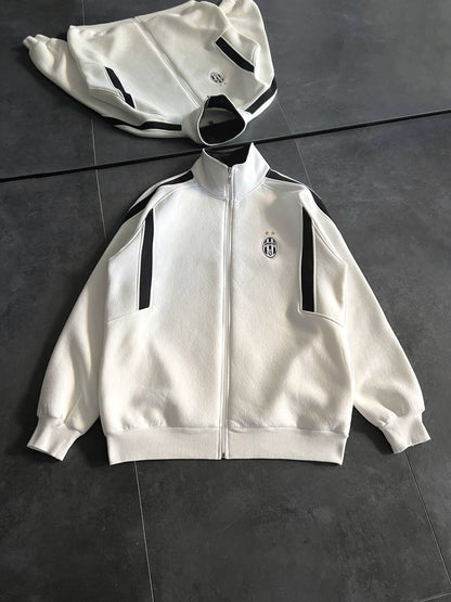 Juventus Logo Oversized Zip-Up Sweatshirt - Stylish and Comfortable Fanwear Withinblack
