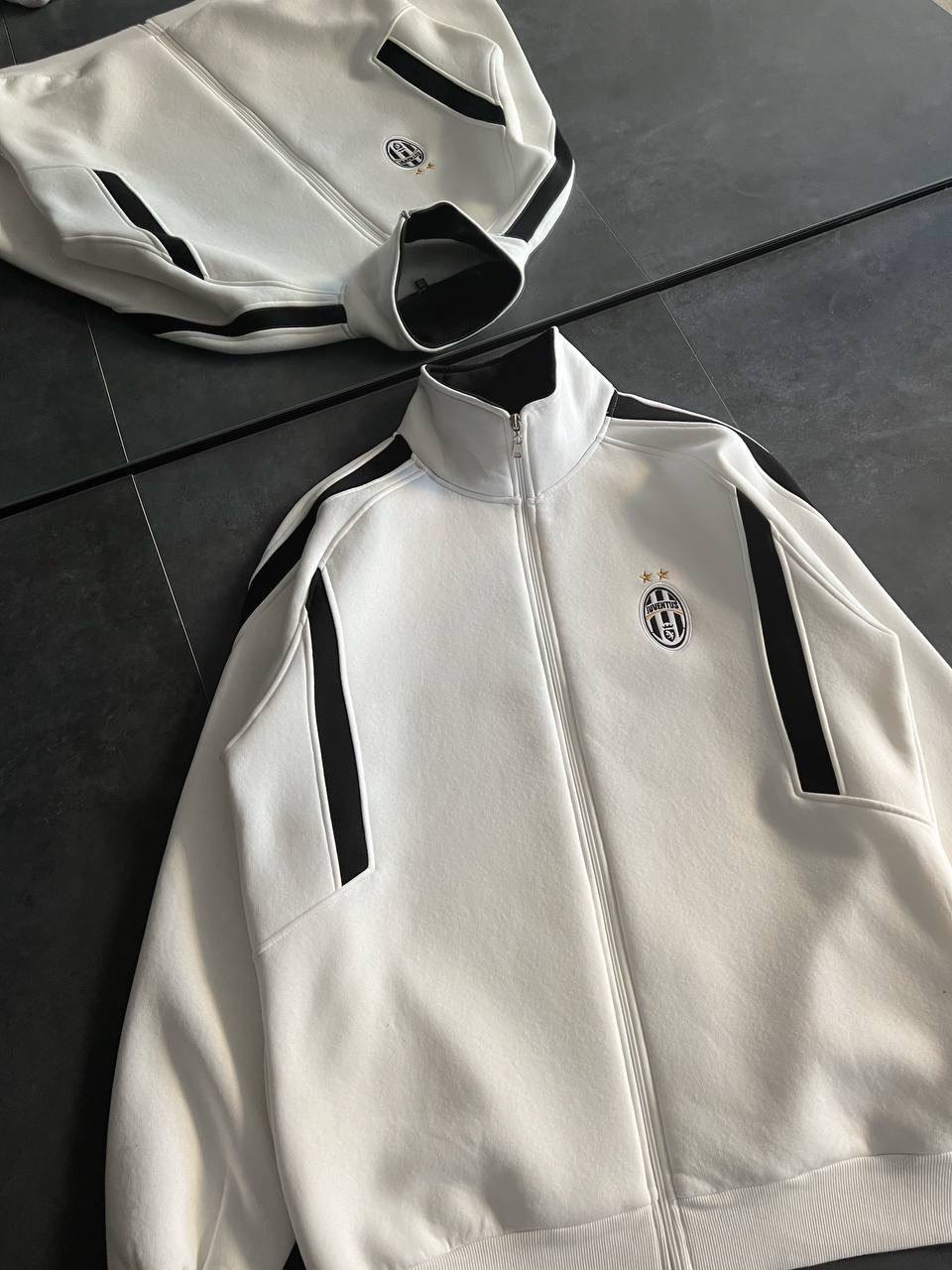 Juventus Logo Oversized Zip-Up Sweatshirt - Stylish and Comfortable Fanwear Withinblack