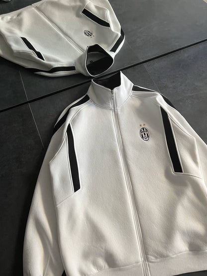 Juventus Logo Oversized Zip-Up Sweatshirt - Stylish and Comfortable Fanwear Withinblack