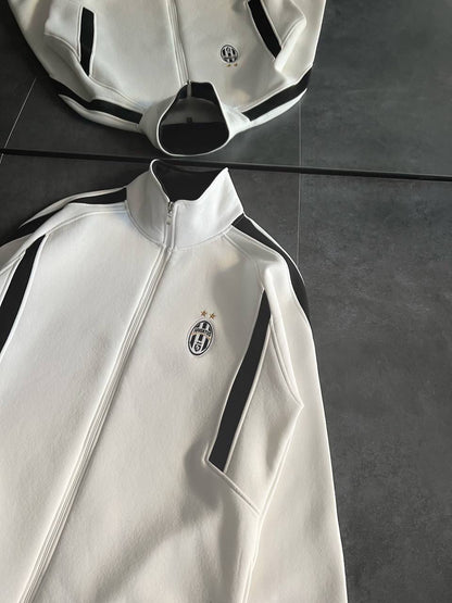 Juventus Logo Oversized Zip-Up Sweatshirt - Stylish and Comfortable Fanwear Withinblack