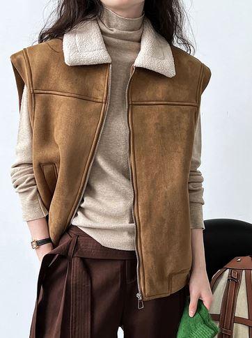 Desert Breeze Sleeveless Lambs Wool Vest for Cowgirl Style - Warm & Stylish Country in My Heart