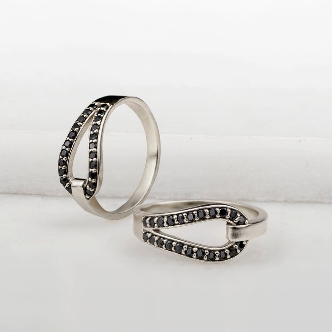 Levade - Black Moissanite Equestrian Horseshoe Ring in Silver Urban-Equestrian