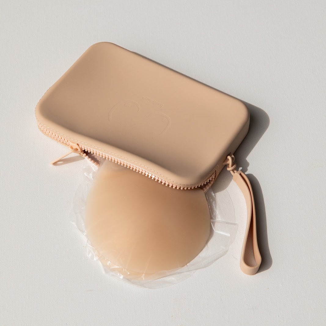 Match Maker - Silicone Travel Case + x1  Silicone Stick-On Bra - WSL Boob-eez