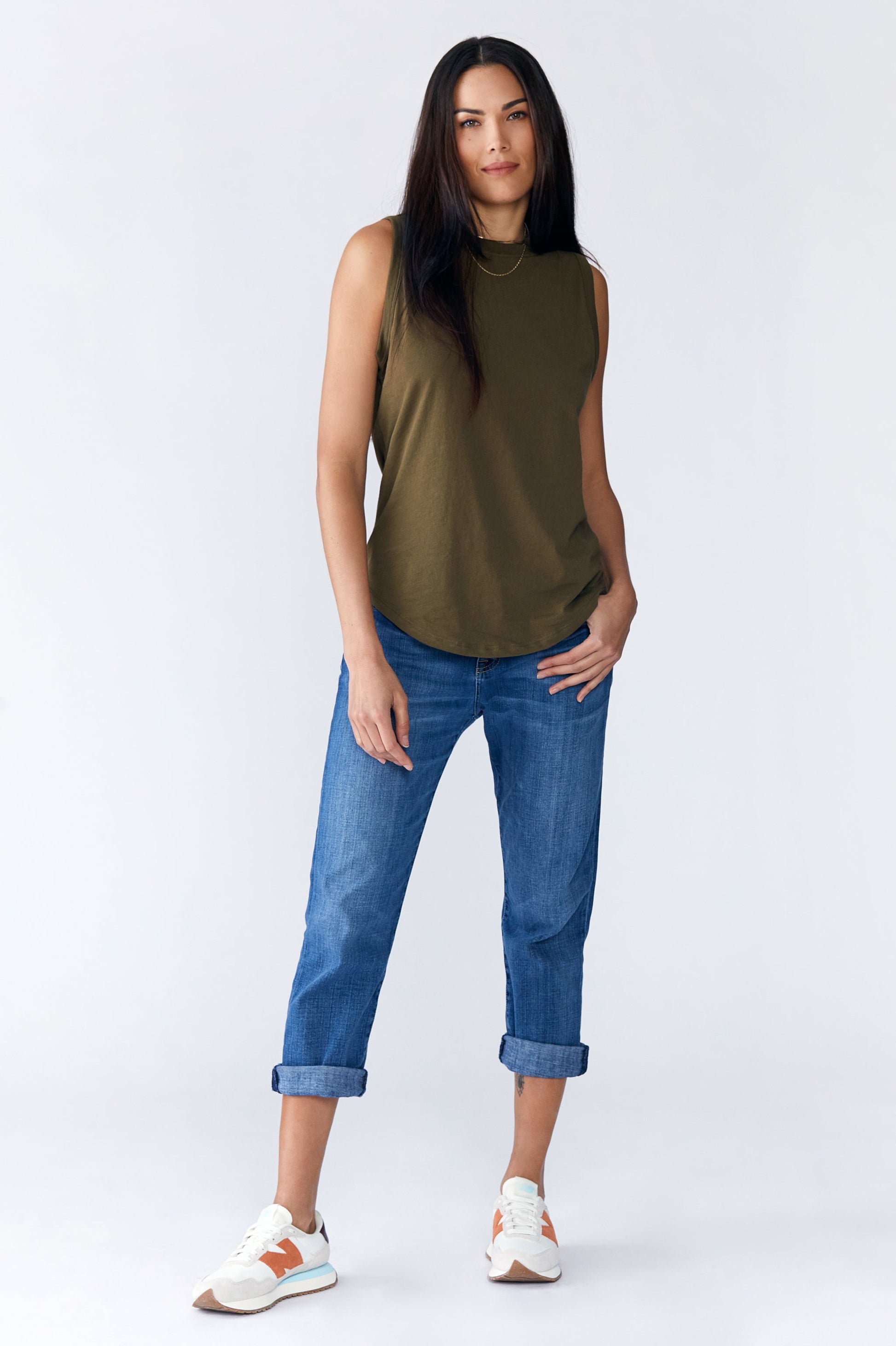 Nina Muscle Tee LOVETRUST