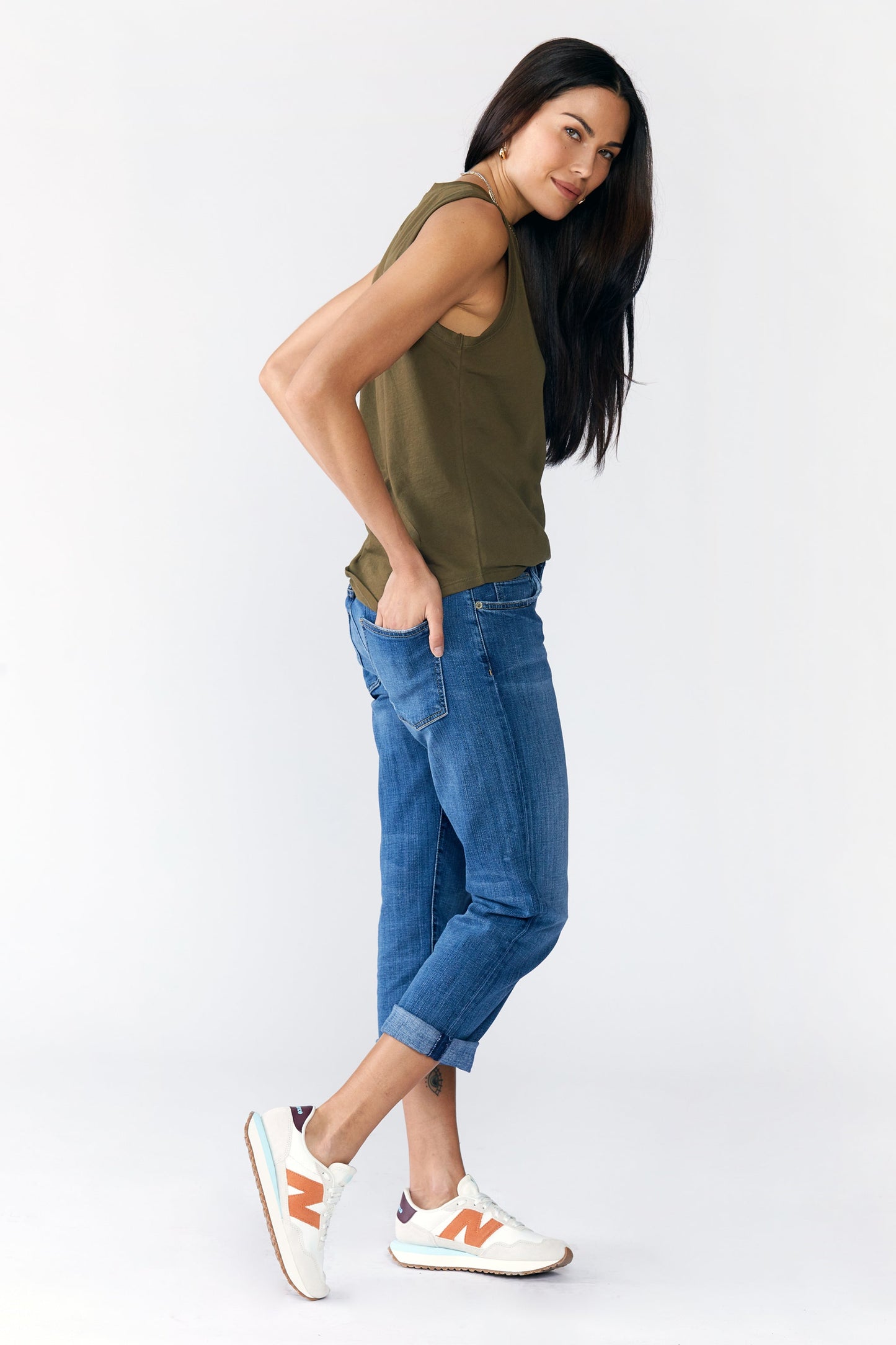 Nina Muscle Tee LOVETRUST