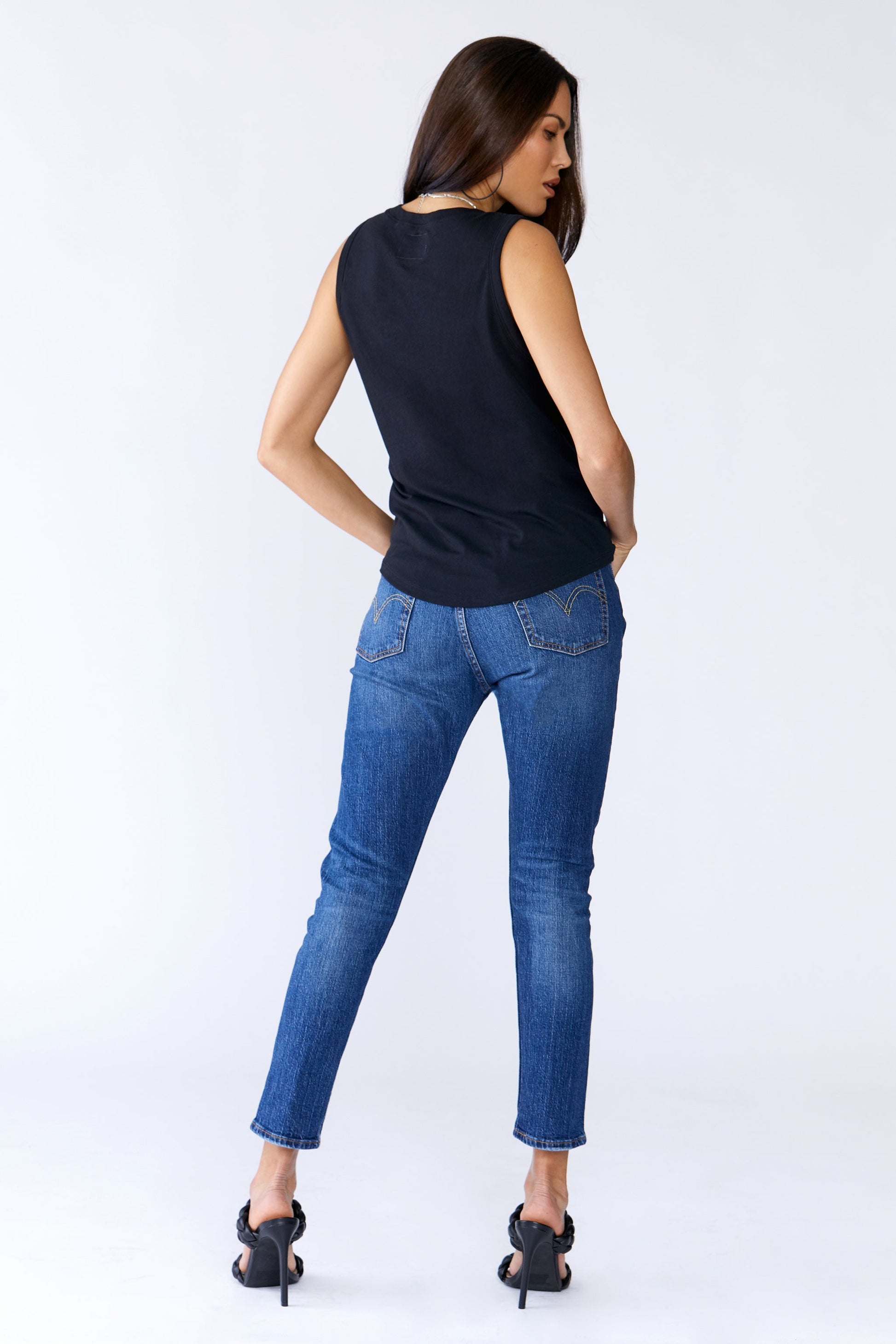 Nina Muscle Tee LOVETRUST