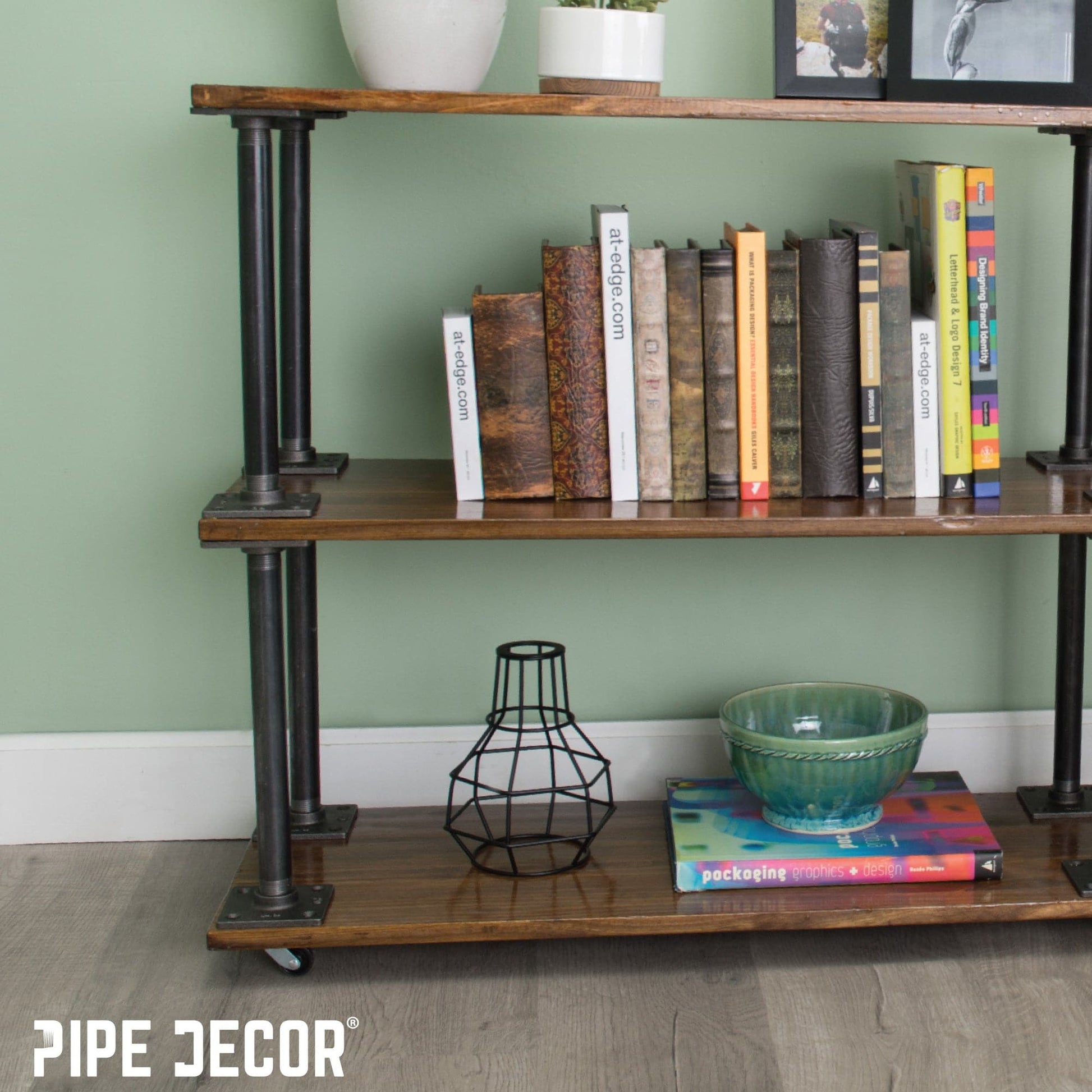 1/2 in. Black Square Mini Flange PIPE DECOR