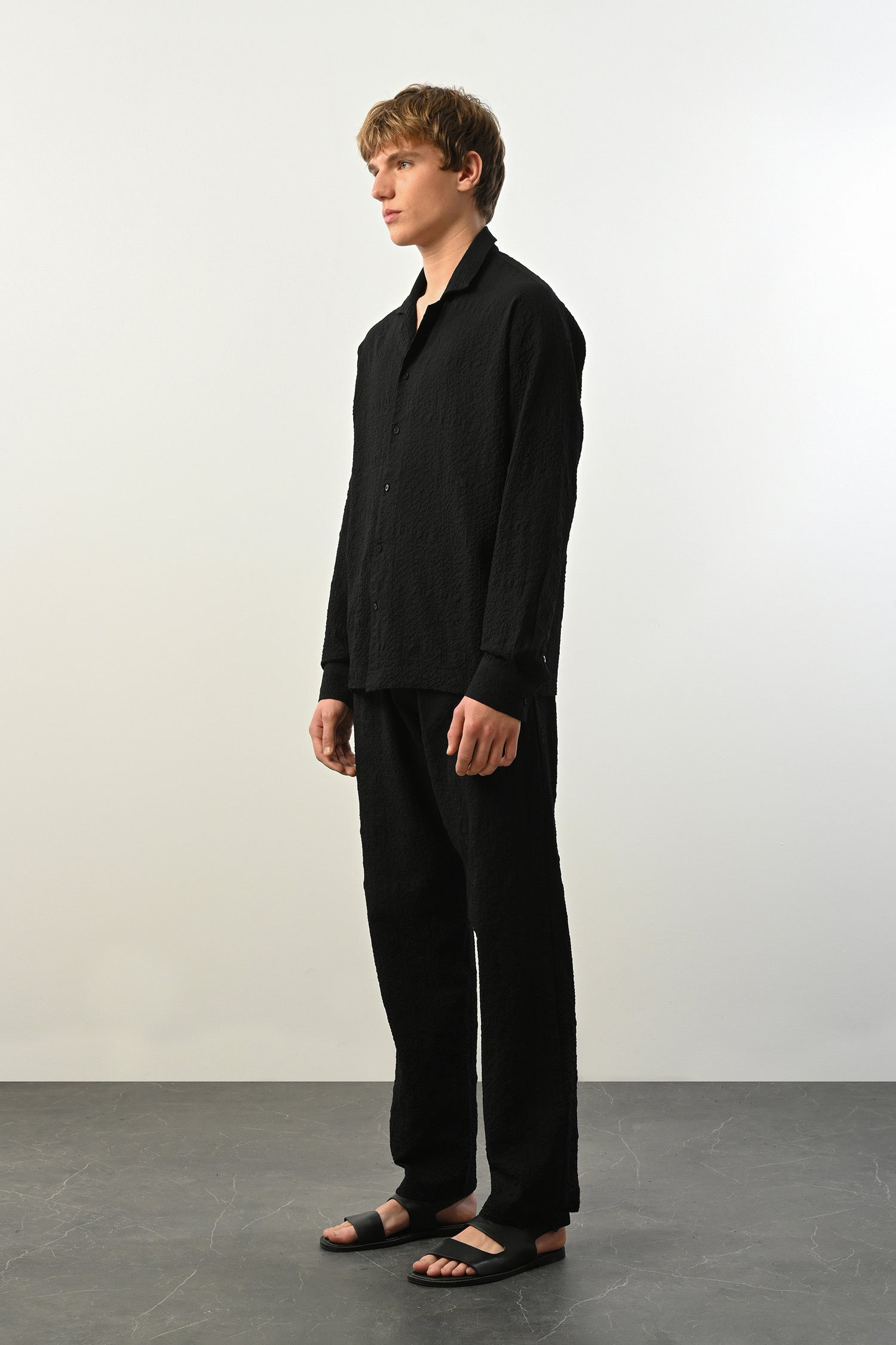 Men's Oversized Shirt Made of Aerobin Fabric with V-Neck Withinblack