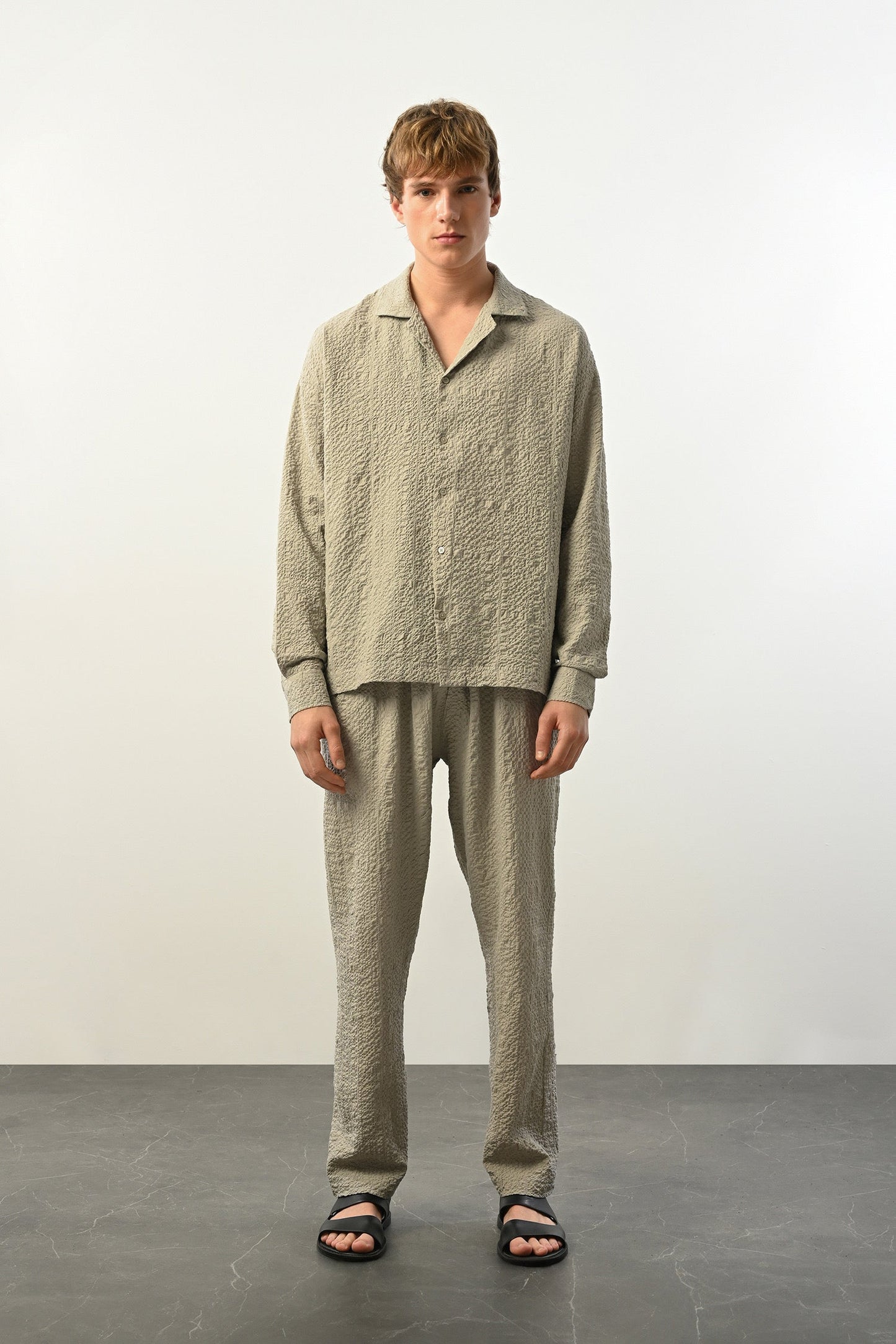 Men's Oversized Shirt Made of Aerobin Fabric with V-Neck Withinblack