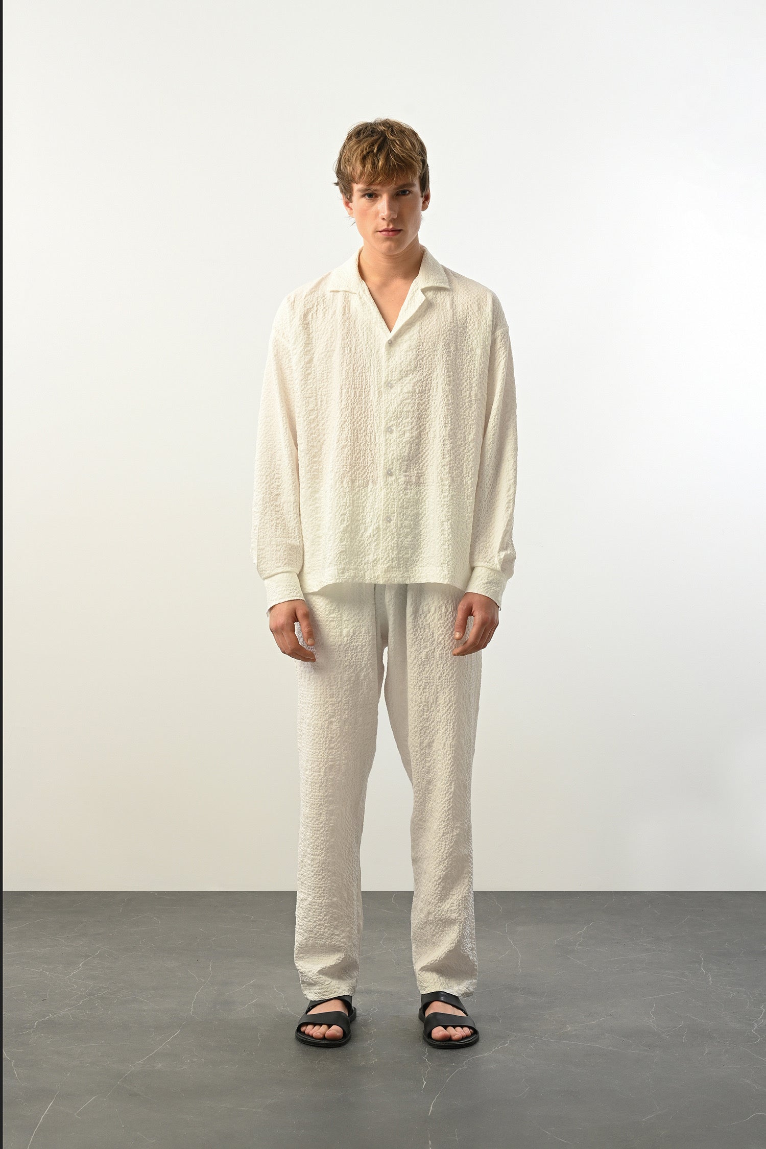 Men's Oversized Shirt Made of Aerobin Fabric with V-Neck Withinblack