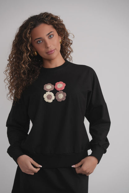 Crochet Flower Sweatshirt MOOD + ELLWI