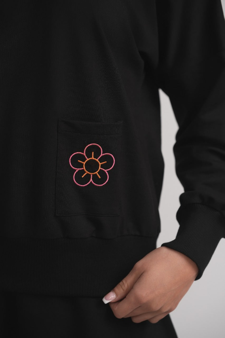 Embroidered Pocket Sweatshirt MOOD + ELLWI