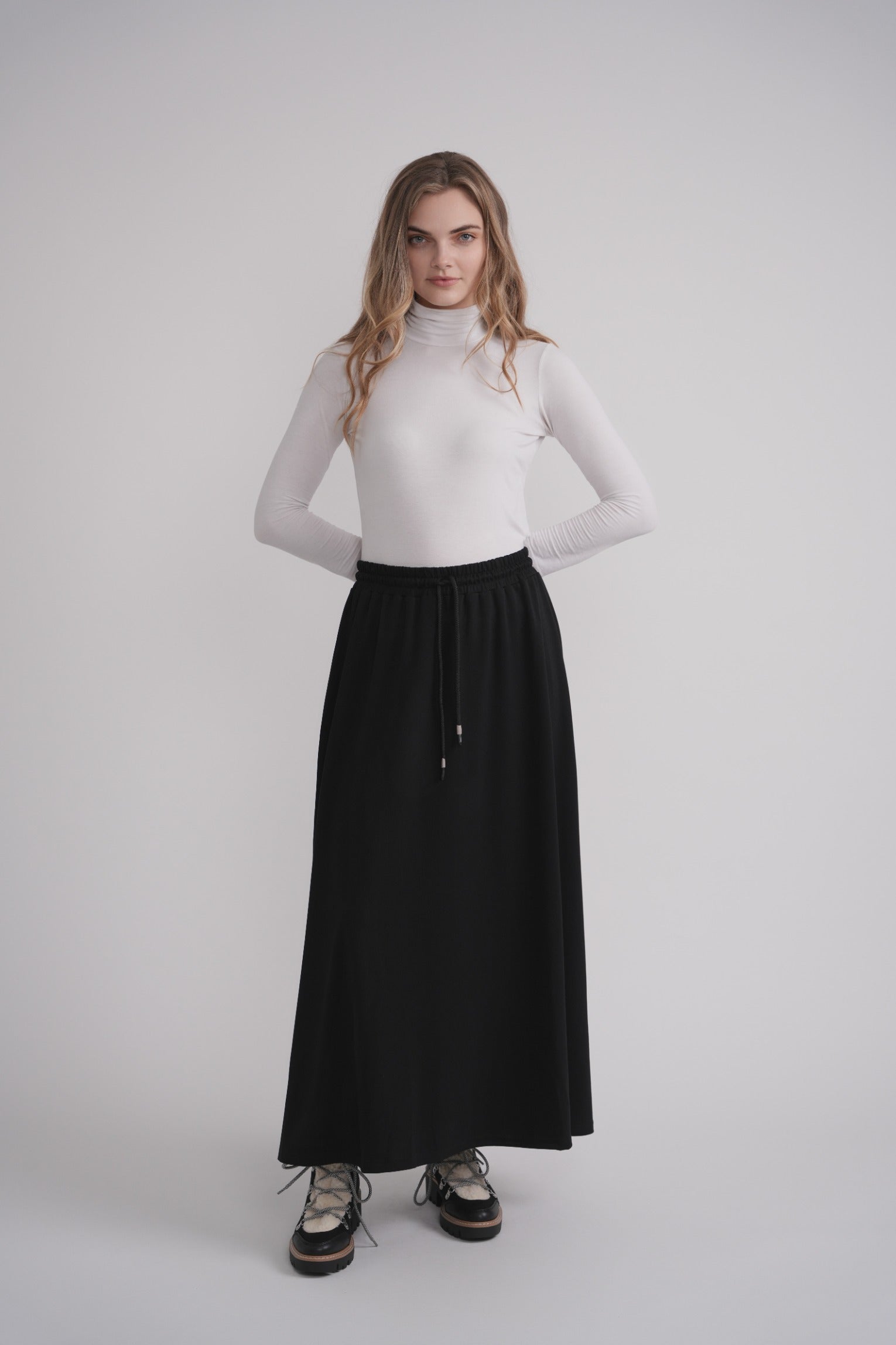 Basic Skirt - Black MOOD + ELLWI