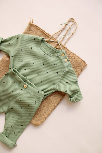 Green Moon 2 Piece Set Honey and Hive