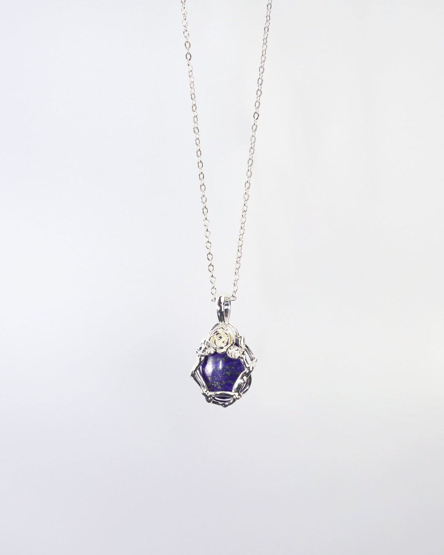 Elegant Flower Pendant Necklace LUNAR VINES